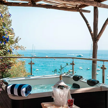 Elegant With Sea View Balcony In Bed and Breakfast 4*