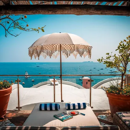 Bed and Breakfast Elegant With Sea View Balcony In Ποζιτάνο