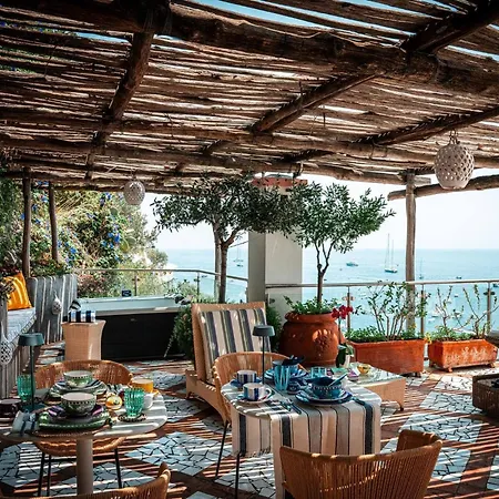 Panzió Elegant Suite With Sea View Balcony In Positano Positano