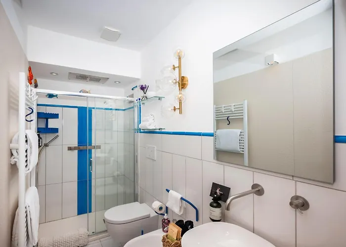 Elegant With Sea View Balcony In 4*