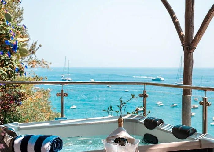 Elegant With Sea View Balcony In Oda ve Kahvaltı 4*