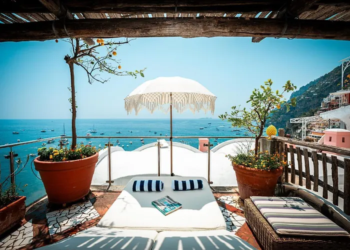 Oda ve Kahvaltı Elegant With Sea View Balcony In 4*